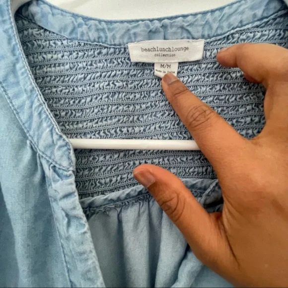 Bundle of maternity shirts and strechable jeans pants - Picture 5 of 11